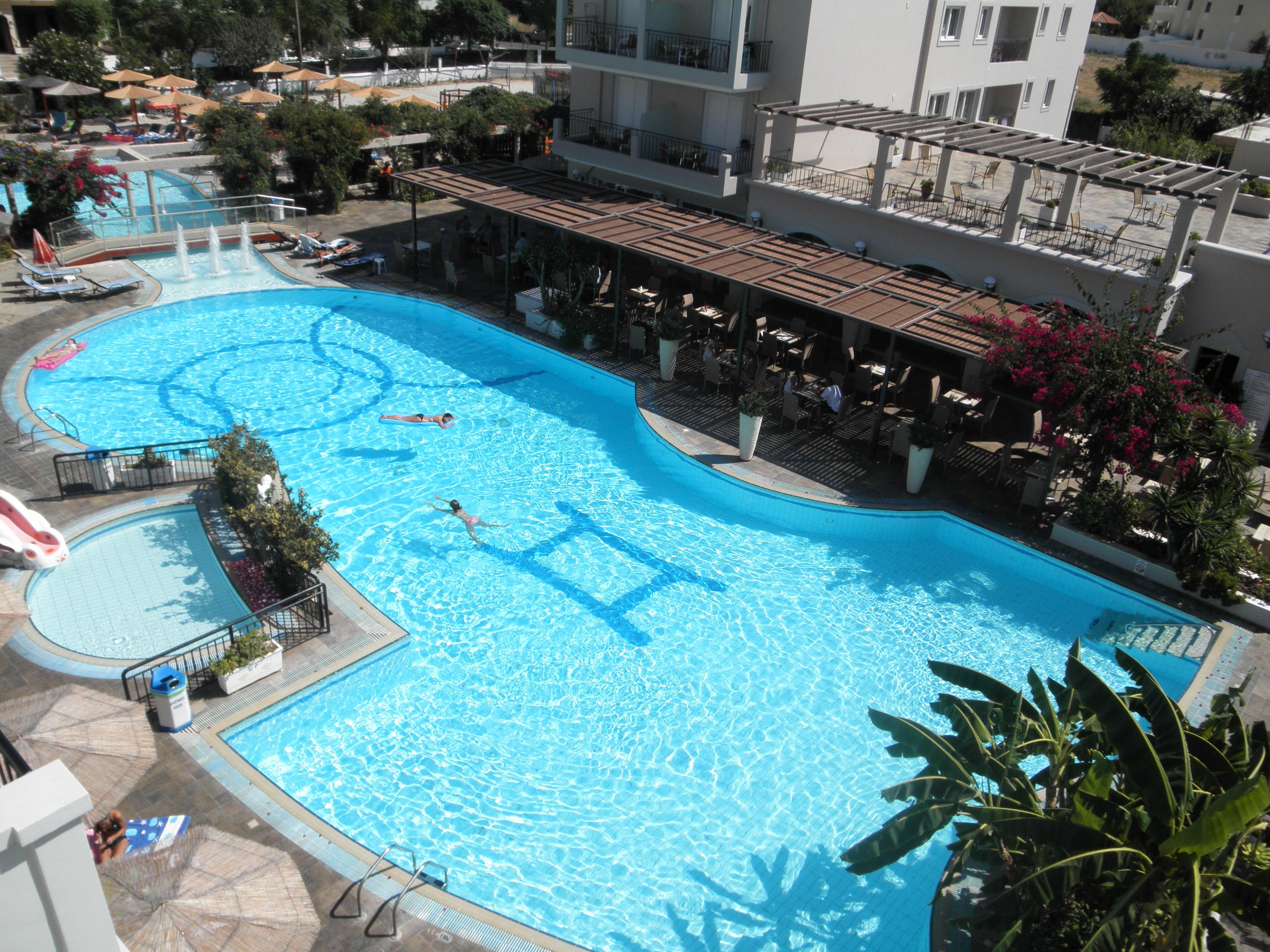 Aparthotel Peridis Family