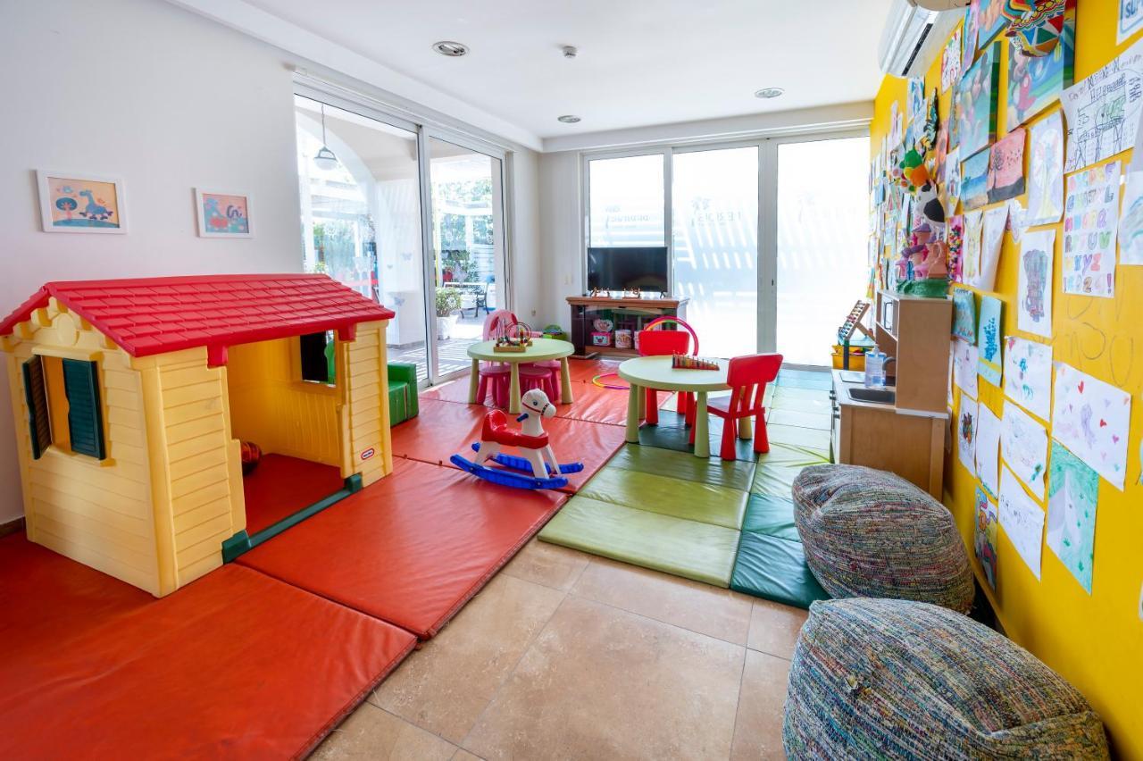 Peridis Family Aparthotel 5*